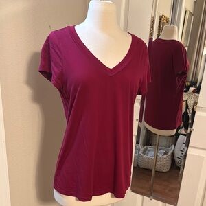 LOFT Burgandy /Maroon Fitted V-Neck Short Sleeve Tee